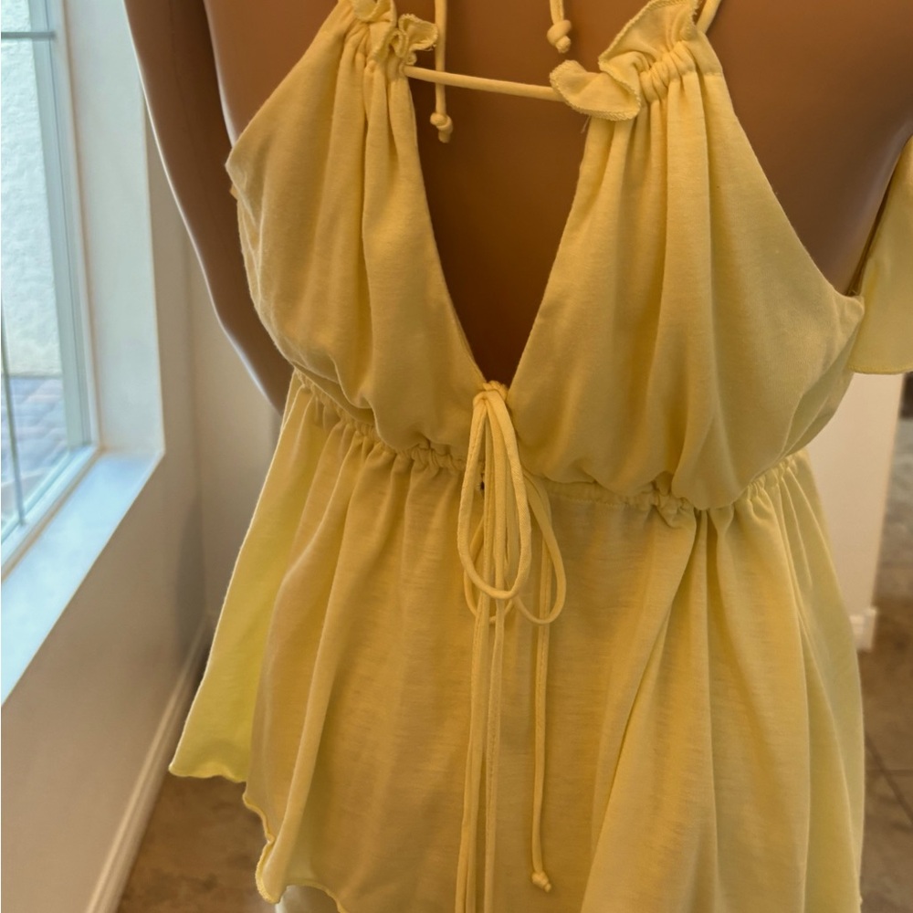 LaRok Sunny Yellow Top, Vintage NWT, Feminine with gorgeous cut out back/ruffles